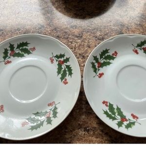 holly berry china porcelain Ware saucers (4).